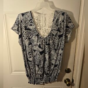 No Boundries Top Dark Blue And White Lace Patterned Floral Top 1X